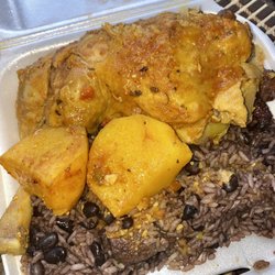 Suarez BBQ - Rice & beans, Chicken & potatoes, and Fried plantains.