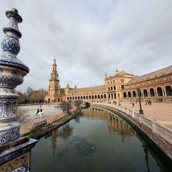 Plaza de España - Bridge view up the canal