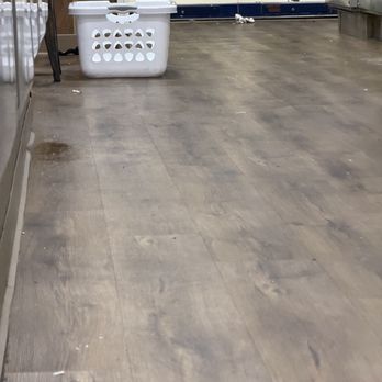 Beachside Del Mar Laundromat - Neglect. - Laundromat Near Me - Del Mar, California