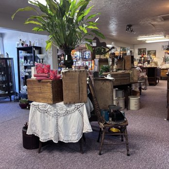 Bitterroot Antique Mall - Front sales area - Antiques Near Me - Hamilton, Montana Bitterroot Antique Mall - Front sales area - Antiques Near Me - Hamilton, Montana