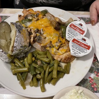 Towne Square Restaurant - Grilled chicken - American Near Me - Beaver, Pennsylvania