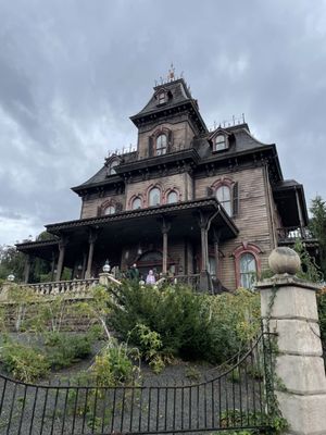 Phantom Manor by null