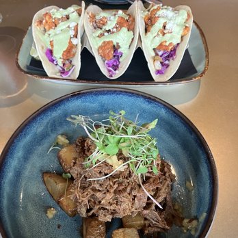 The Ridge Room - Short rib over potatoes and Blackened catfish tacos - Lounges Near Me - Harrisonburg, Virginia The Ridge Room - Short rib over potatoes and Blackened catfish tacos - Lounges Near Me - Harrisonburg, Virginia