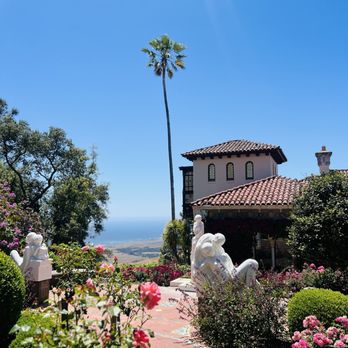 Hearst Castle - Tours Near Me - San Simeon, California