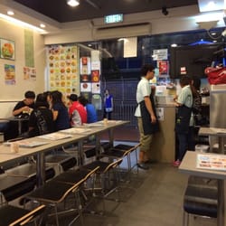 松記糖水店 - Lots of seats inside