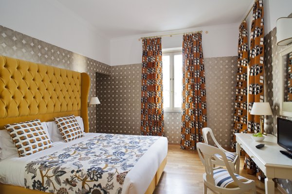 Room Mate Luca by null