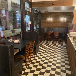Elizabeth City Pizza Company - Inside