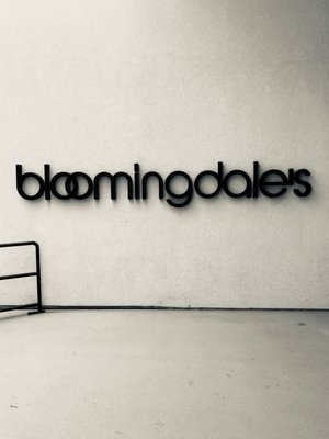 Bloomingdale's by null