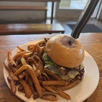 Falling Sky Brewing - BBQ Bacon Burger - Gastropubs Near Me - Eugene, Oregon