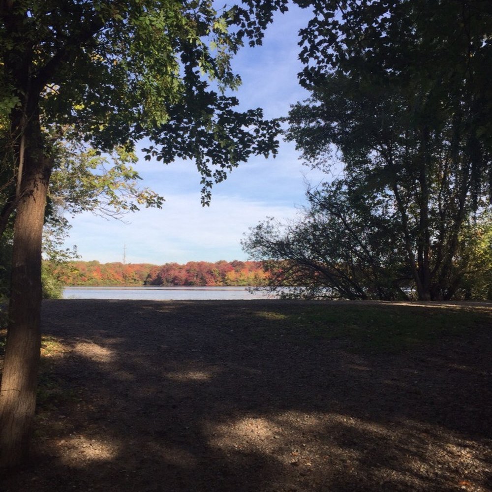 Southard's Pond - Upstate NY?!, Nah! Just midway Long Island in BABYLON - Lakes Near Me - Babylon, New York