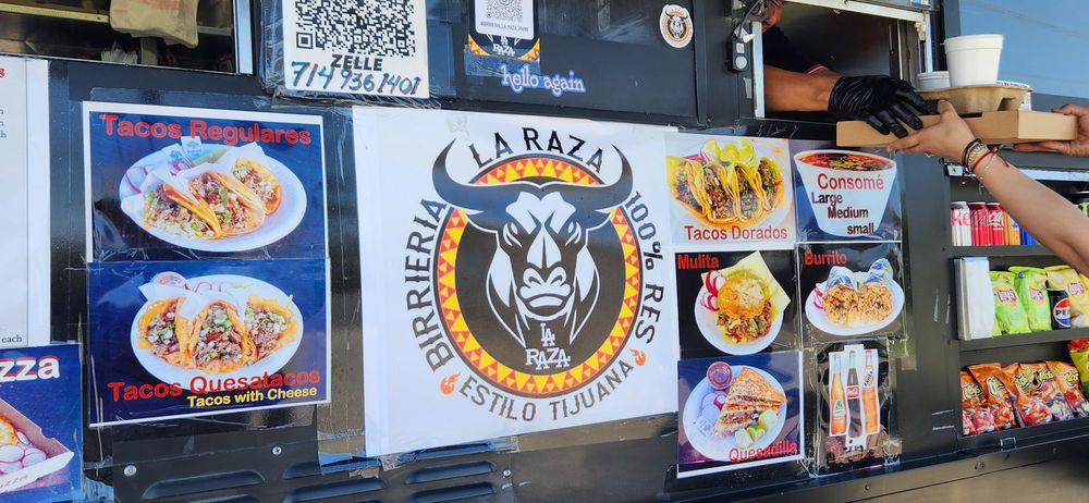 Birrieria La Raza