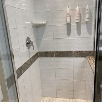 Vancouver Marriott Pinnacle Downtown Hotel - Shower needs to be updated - Hotels Near Me - Vancouver, British Columbia Vancouver Marriott Pinnacle Downtown Hotel - Shower needs to be updated - Hotels Near Me - Vancouver, British Columbia