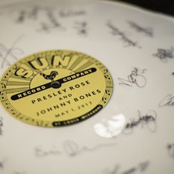 American Vinyl - Vinyl Record Guestbook