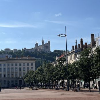 Place Bellecour - Views! - Landmarks & Historical Buildings Near Me - Lyon, 69