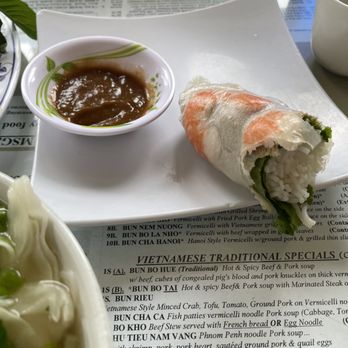 Pho Duy 6 - Broomfield - Spring roll with peanut sauce - Vietnamese Near Me - Broomfield, Colorado