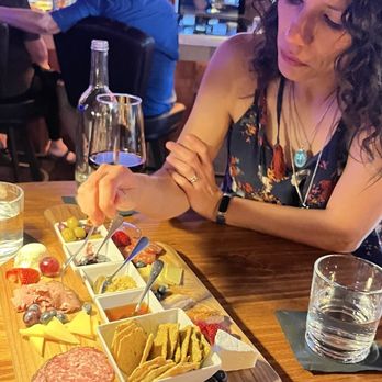 Uncorked Wine Bar - Wine Bars Near Me - Palm Harbor, Florida
