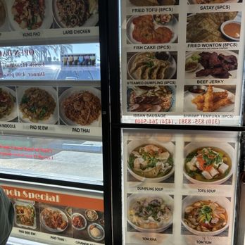Sriracha Thai Restaurant - Thai Near Me - Carson, California Sriracha Thai Restaurant - Thai Near Me - Carson, California