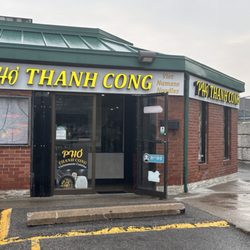 Pho Thanh Cong - Outside