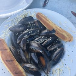 Captain Al's Restaurant & Tiki Bar - Mussels