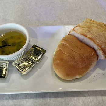 Fat Bastard and Sons - Complimentary bread with garlic and olive oil - Pizza Near Me - South Hackensack, New Jersey