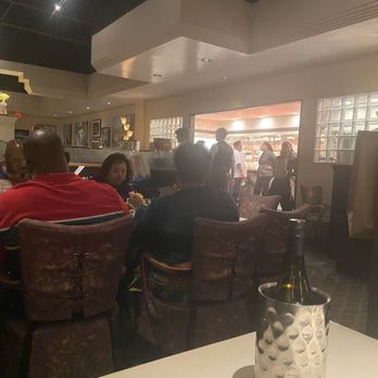 Lucky 32 Southern Kitchen - Interior - New American Near Me - Greensboro, North Carolina
