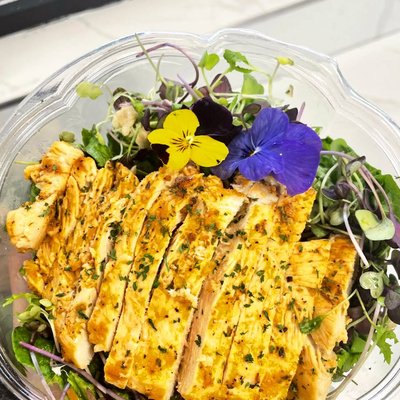 Paulie's Kitchen + Pizza by null