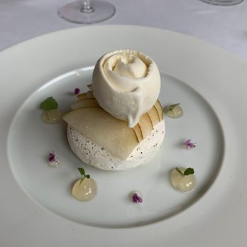 Petrus - Pear. - French Near Me - London, XGL