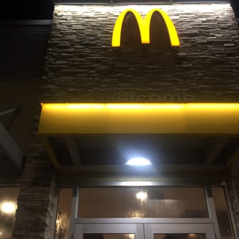 McDonald's - Worst place to eat you could ever end up with... The rock bottom - Fast Food Near Me - Vero Beach, Florida