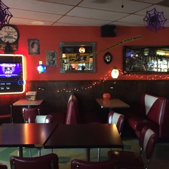 Jerry’s Bar - the interior of a restaurant - Dive Bars Near Me - Omaha, Nebraska Jerry’s Bar - the interior of a restaurant - Dive Bars Near Me - Omaha, Nebraska