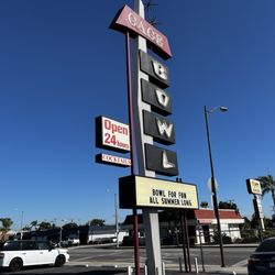 Gage Bowl - Street sign