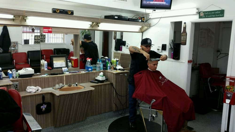 CHARLIE’S BARBER Updated October 2024 919 N Ct St, Visalia