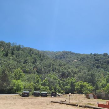 Snow-Line Orchard - Mountain views - Fruits & Veggies Near Me - Oak Glen, California Snow-Line Orchard - Mountain views - Fruits & Veggies Near Me - Oak Glen, California