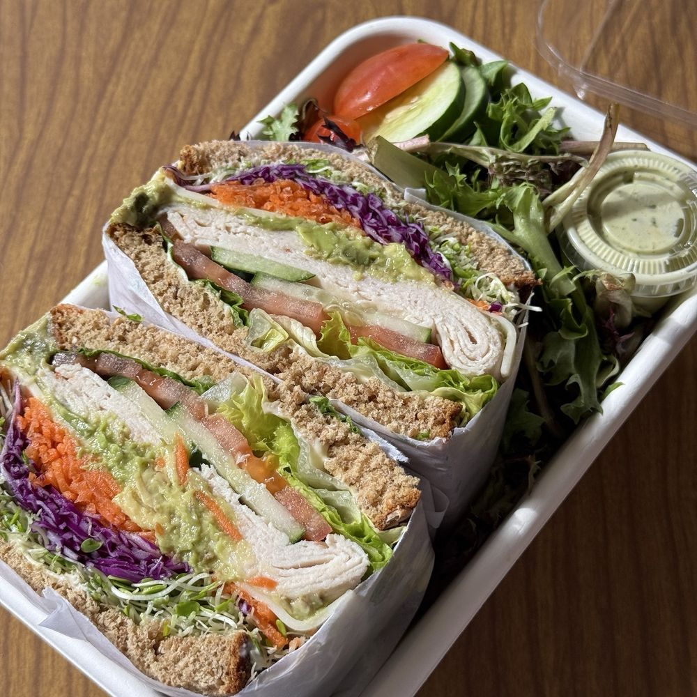 Turkey avocado with salad - that dressing is amazing! Turkey avocado with salad - that dressing is amazing!