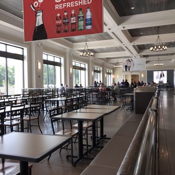 Norfolk Premium Outlets - Food court - Outlet Stores Near Me - Norfolk, Virginia