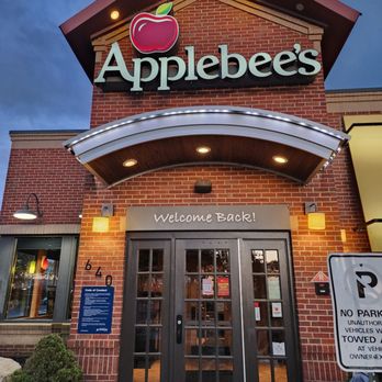 Applebee's Grill + Bar - Front of Applebee's in Bridgewater, NJ - American Near Me - Bridgewater, New Jersey