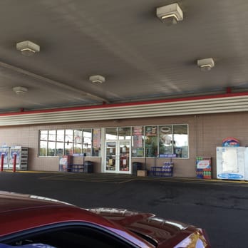 Speedway - a car parked in front of a gas station - Gas Stations Near Me - Columbus, Indiana Speedway - a car parked in front of a gas station - Gas Stations Near Me - Columbus, Indiana