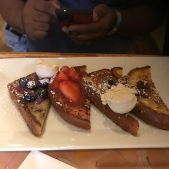 Batter & Berries - French toast flight - Breakfast & Brunch Near Me - Chicago, Illinois Batter & Berries - French toast flight - Breakfast & Brunch Near Me - Chicago, Illinois