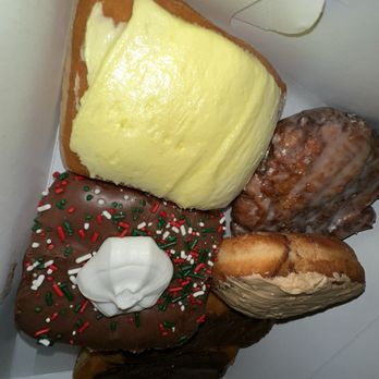 Sprinkles Donut Shop - Donuts - Donuts Near Me - Rockford, Michigan Sprinkles Donut Shop - Donuts - Donuts Near Me - Rockford, Michigan