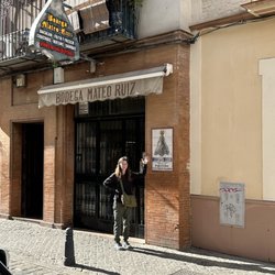 Bodega Mateo Ruiz - Outside this awesome tapas bar!