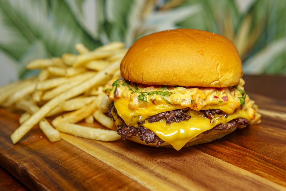 Food from Joia Burger