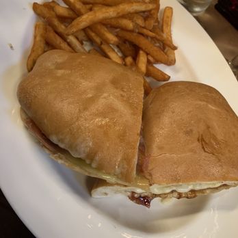 Beso - El Matador - Spanish Near Me - Staten Island, New York