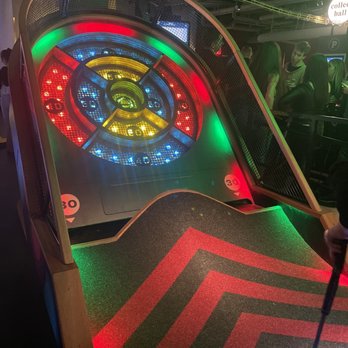 Puttshack - Boston - Final hole on left side of top floor - Mini Golf Near Me - Boston, Massachusetts Puttshack - Boston - Final hole on left side of top floor - Mini Golf Near Me - Boston, Massachusetts