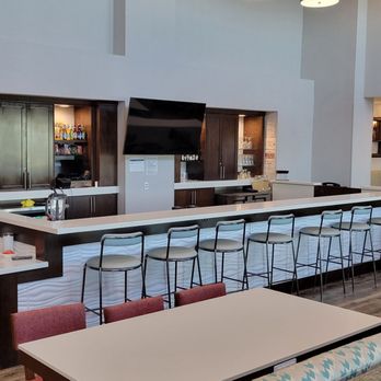 Hampton Inn & Suites Dalhart - The bar area - Hotels Near Me - Dalhart, Texas Hampton Inn & Suites Dalhart - The bar area - Hotels Near Me - Dalhart, Texas