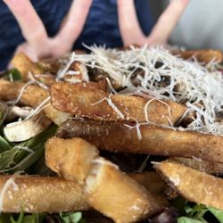 The Fire Side Public House - Say what.... Fries on the salad?