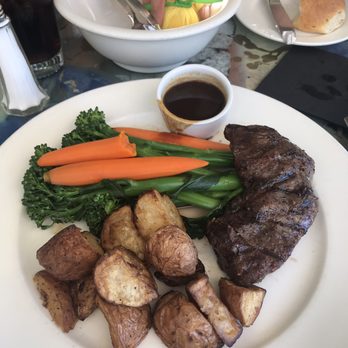 Geoffrey's Malibu - Geoffrey 's Grilled Prime Flat Iron Steak - Seafood Near Me - Malibu, California