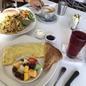 Harry's Restaurant - THE FRUIT WAS SOOOO FRESH!!!! The raspberry jam w/butter on the toast was absolutely delicious and everything else was PERFECT - Breakfast & Brunch Near Me - Houston, Texas