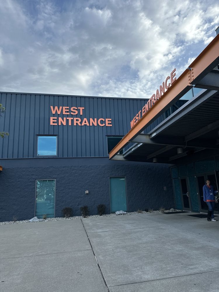 CROSSROADS OAKLEY Updated November 2024 72 Photos & 93 Reviews