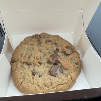 Crumbl - Morris Plains - Classic milk chocolate chip cookie - Bakeries Near Me - Morris Plains, New Jersey