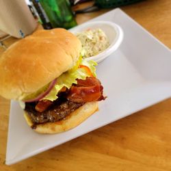 Gator Bay Bar & Grill - Spicy Kona Burger Cole slaw