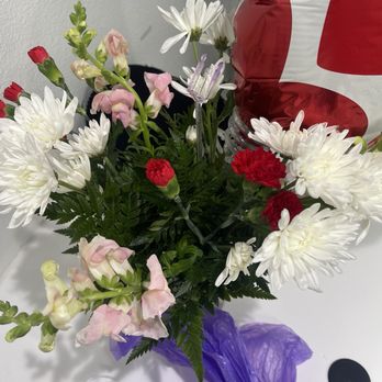 Vegas Flowers - This is what I received. - Florists Near Me - Las Vegas, Nevada Vegas Flowers - This is what I received. - Florists Near Me - Las Vegas, Nevada